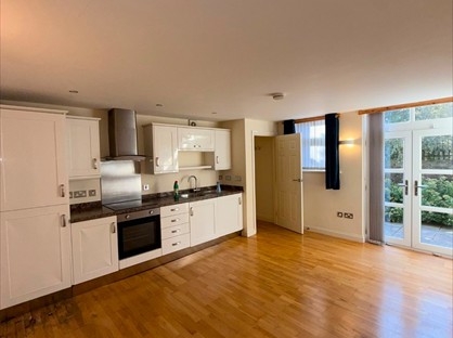 2 Bed Flat, The Old School House, BD13