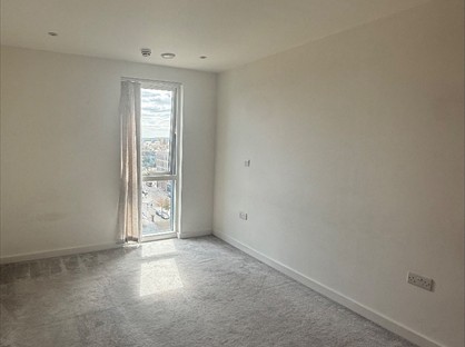 Room in a Shared Flat, Railway Terrace, SL2