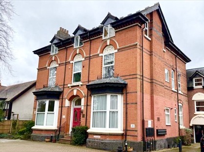 2 Bed Flat, Hollyhurst Court, B72