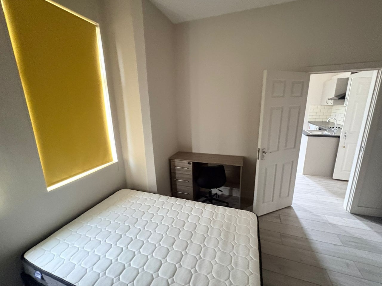 1 Bed Flat, Coventry, CV1 photo 2