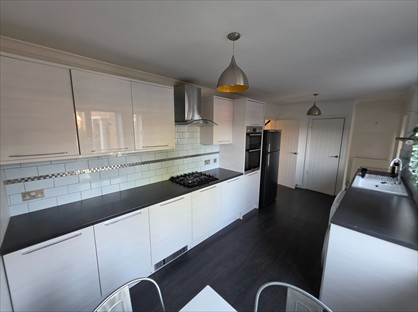 3 Bed Terraced House, The Horseshoe, GU7