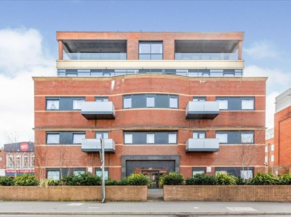 2 Bed Flat, Brickfield Court, SL1