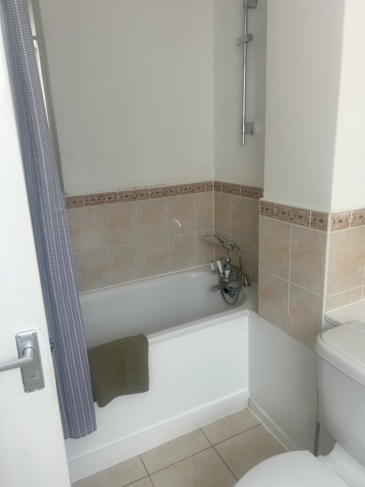 Room in a Shared Flat, Tadema House, NW8 photo 5