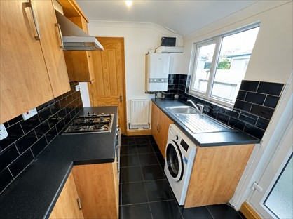 2 Bed Terraced House, Ashton Road, LU1