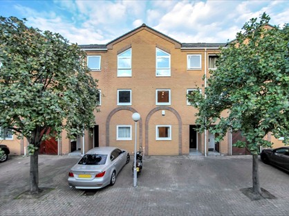 5 Bed Terraced House, Cyclops Mews, E14