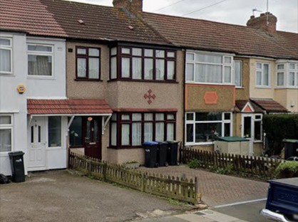 3 Bed Detached House, Dell Road, EN3