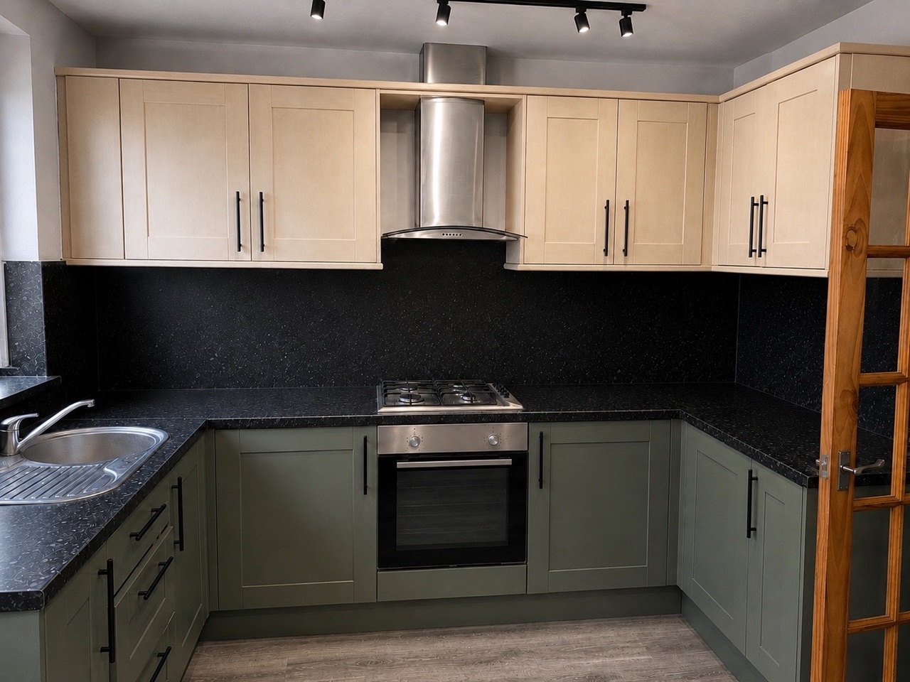 3 Bed End Terrace, Chapel Lane, LS12