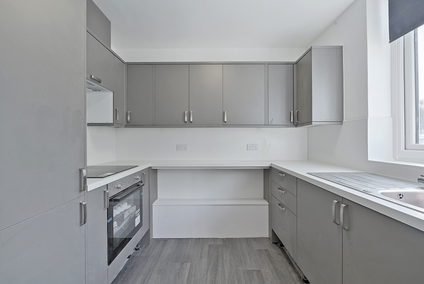 3 Bed Flat, Park Street, BS1 photo 2