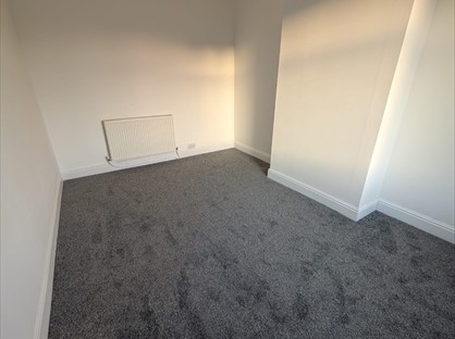 Room in a Shared House, Blantyre St, M27