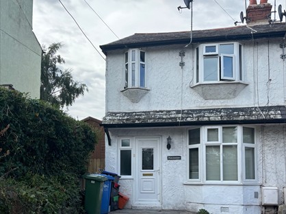 3 Bed Semi-Detached House, Ffordd Penrhwylfa, LL19