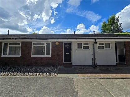 1 Bed Flat, Cleverly Estate, W12