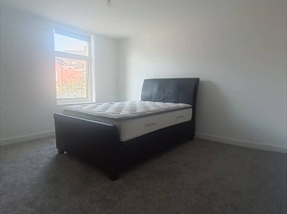 Room in a Shared Flat, Sorby St, S4