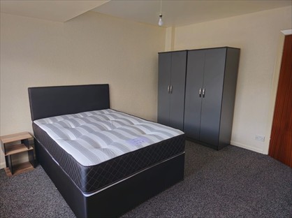 Room in a Shared House, Norton Crescent, DY2