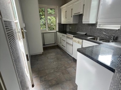 2 Bed Flat, Beresford Gardens, EN1