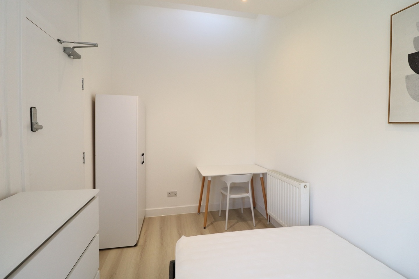 Room in a Shared Flat, Bolton Walk, N7 photo 4