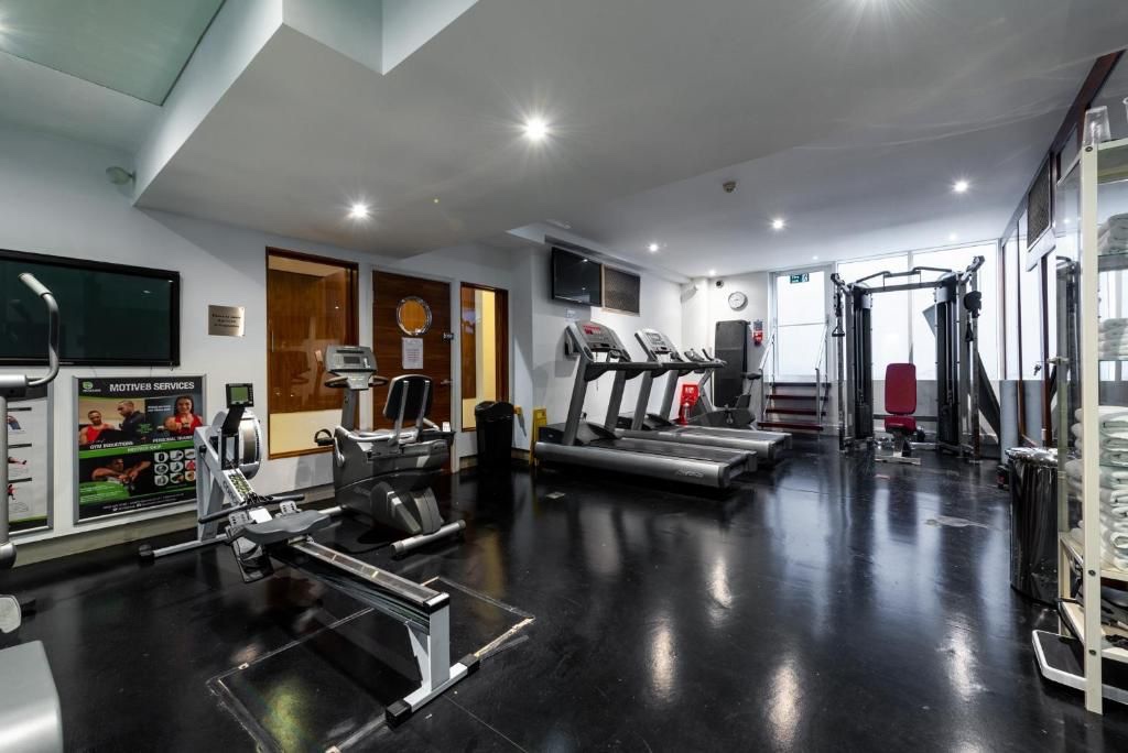 1 Bed Flat, Roland House, SW7 photo 5