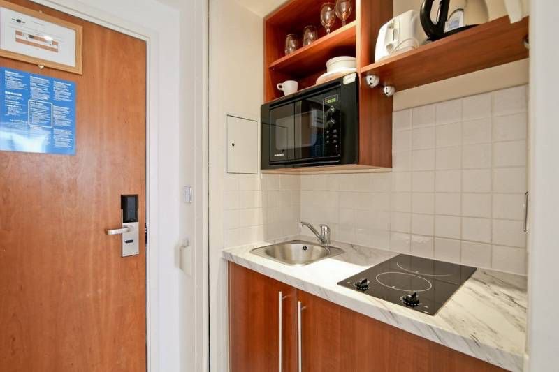 1 Bed Flat, Roland House, SW7 photo 2