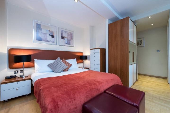 1 Bed Flat, Roland House, SW7