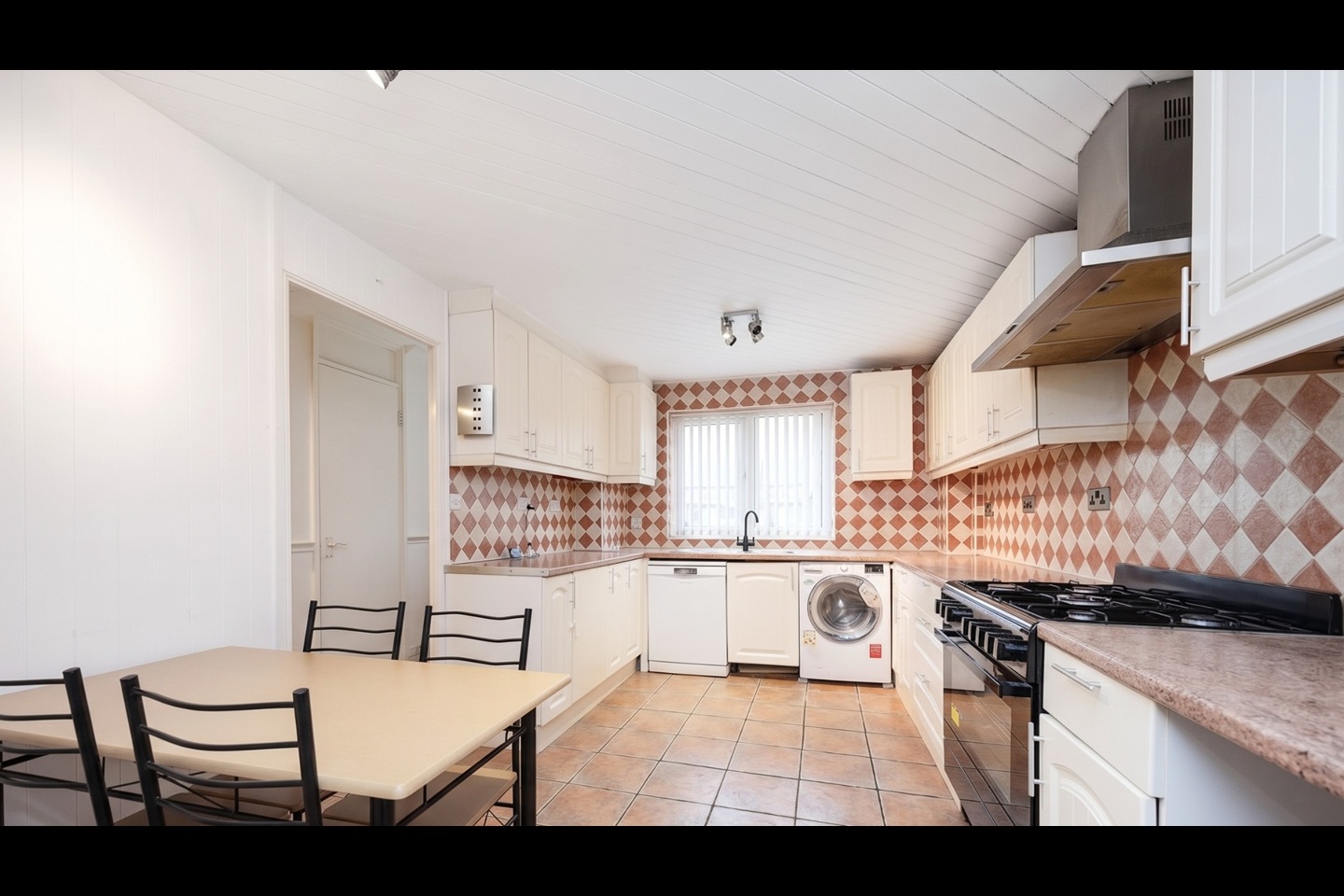 3 Bed End Terrace, Rectory Square, E1 photo 3