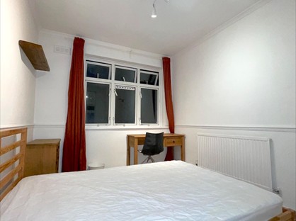 Room in a Shared Flat, Pennyfields, E14