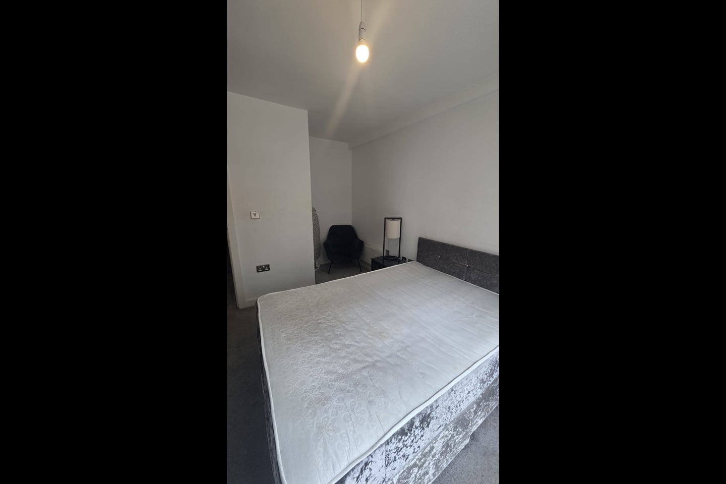 1 Bed Flat, Craven Street, M5 photo 5