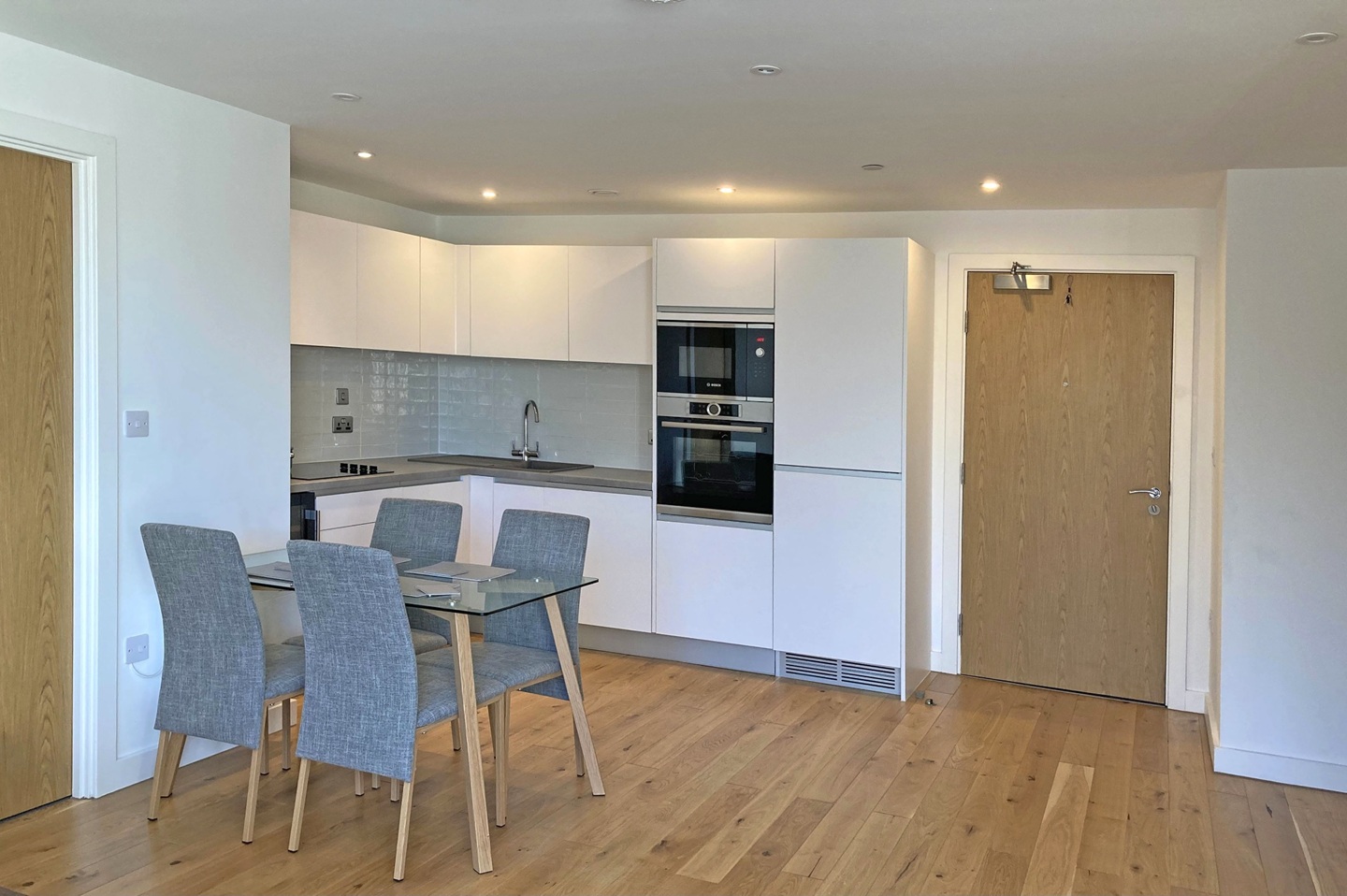 2 Bed Flat, Communication Row, B15 photo 3