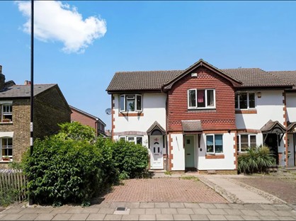 2 Bed Terraced House, Alice Thompson Close, SE12
