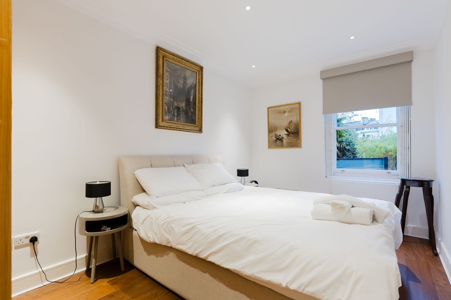 3 Bed Flat, Rosslyn Hill, NW3 photo 3