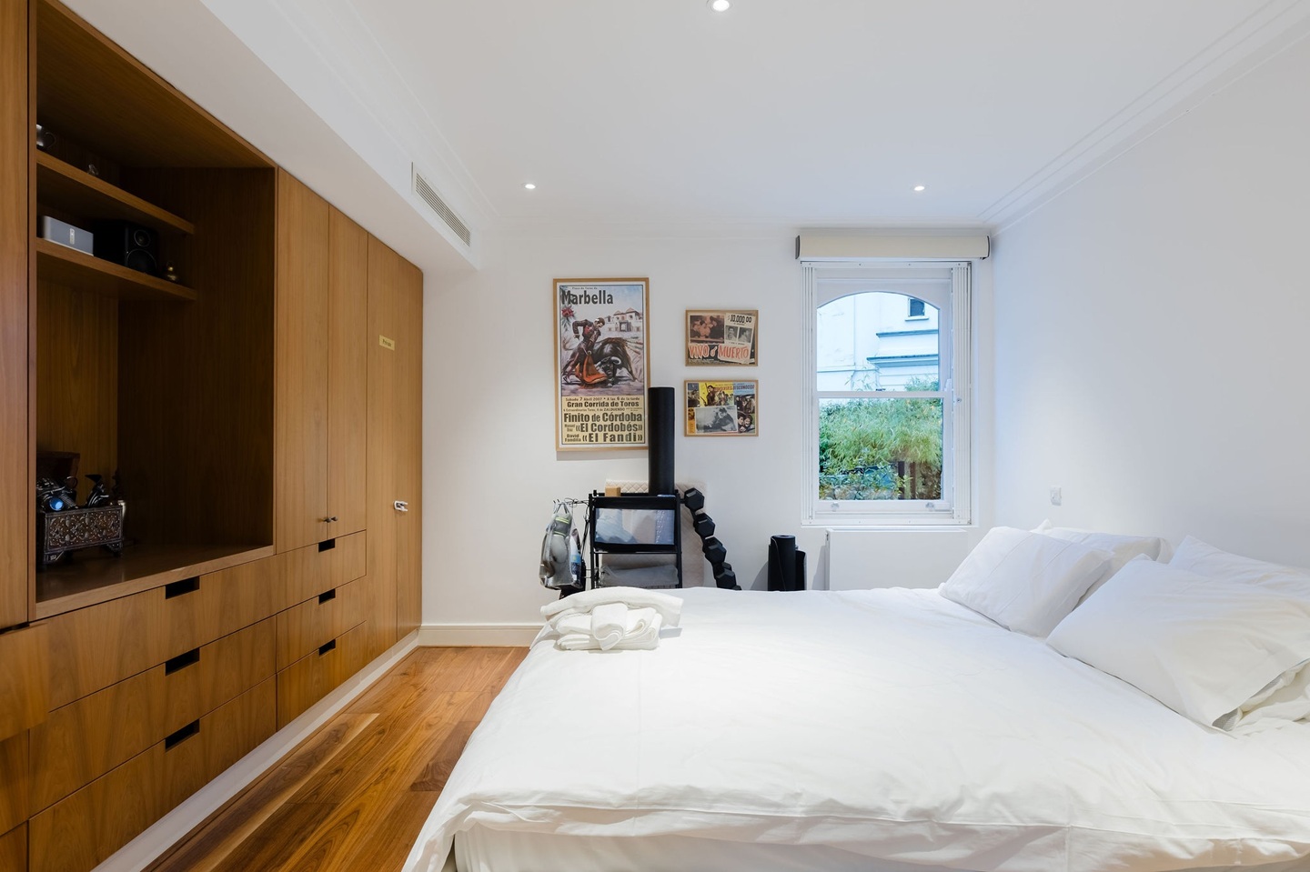3 Bed Flat, Rosslyn Hill, NW3 photo 4