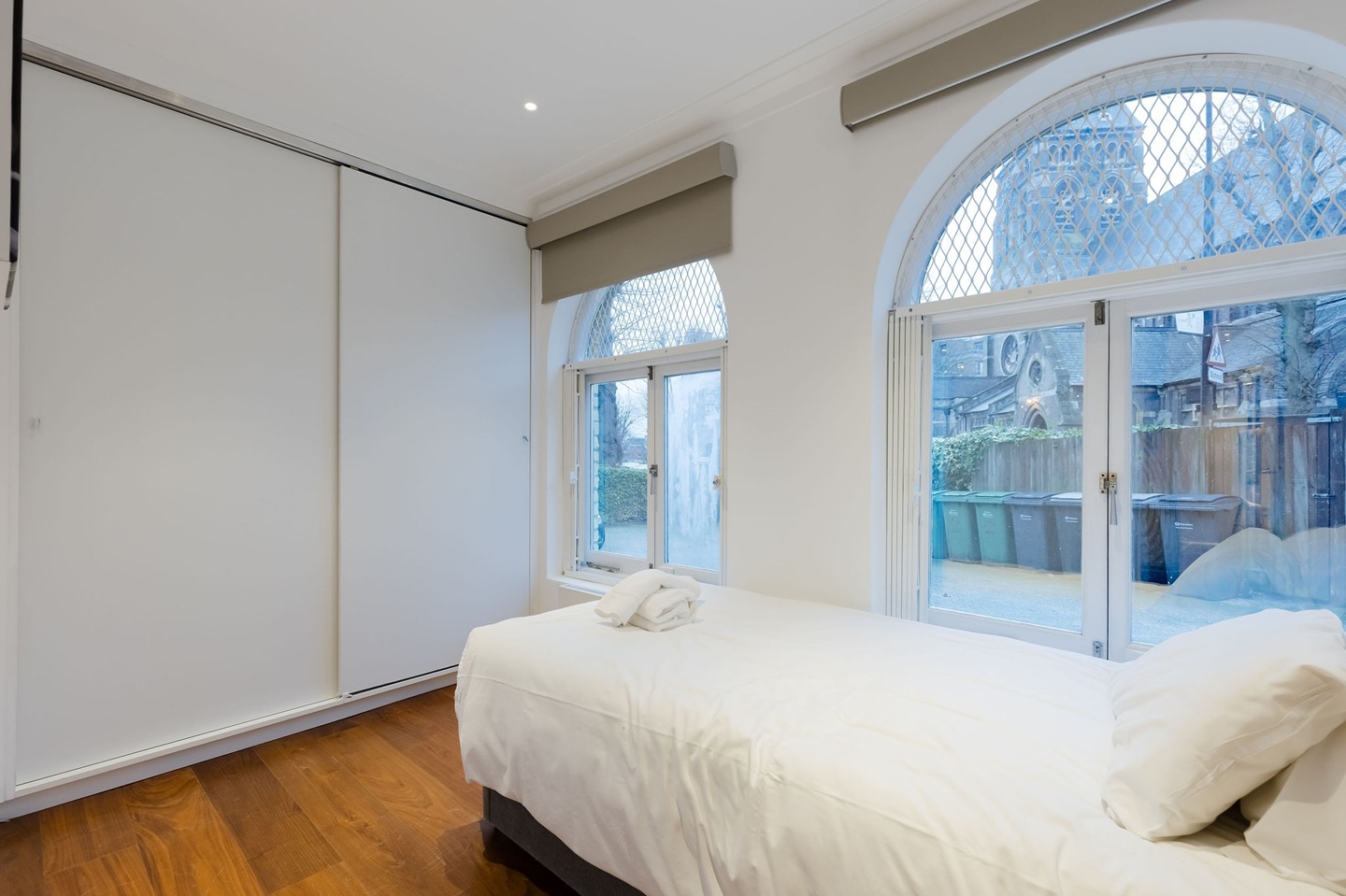 3 Bed Flat, Rosslyn Hill, NW3 photo 5