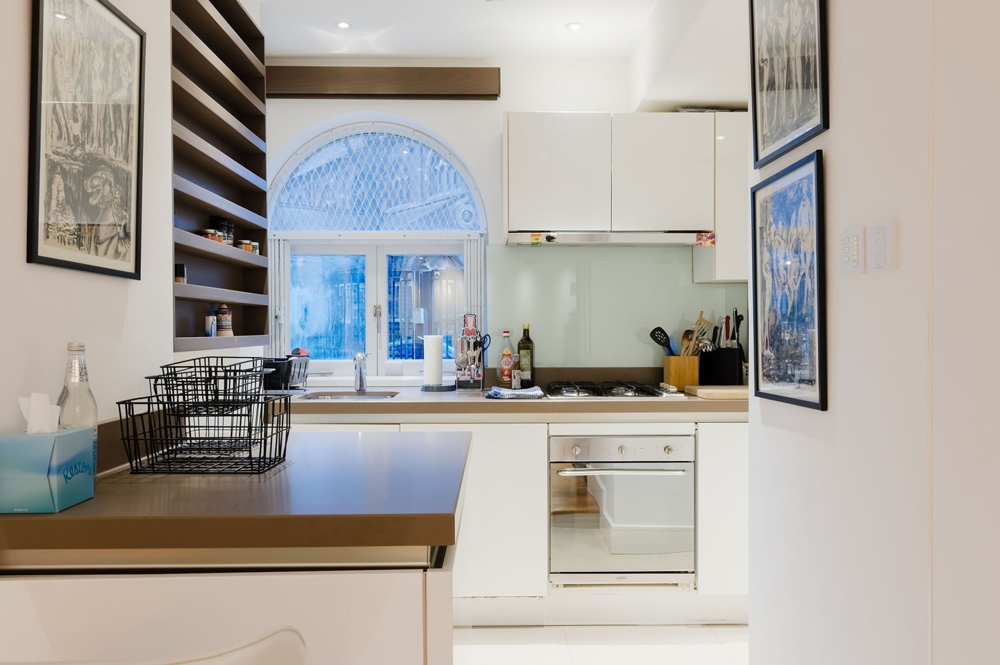 3 Bed Flat, Rosslyn Hill, NW3 photo 2