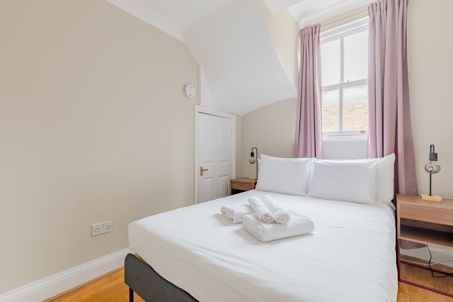 2 Bed Flat, Elgin Avenue, W9 photo 4