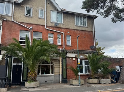 2 Bed Flat, Poole Road, BH4