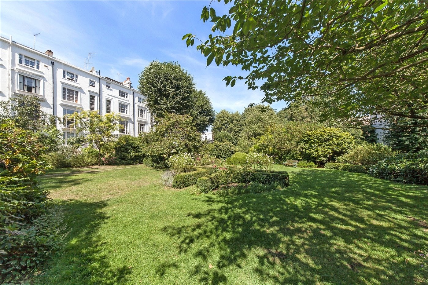 1 Bed Flat, Elgin Crescent, W11 photo 2