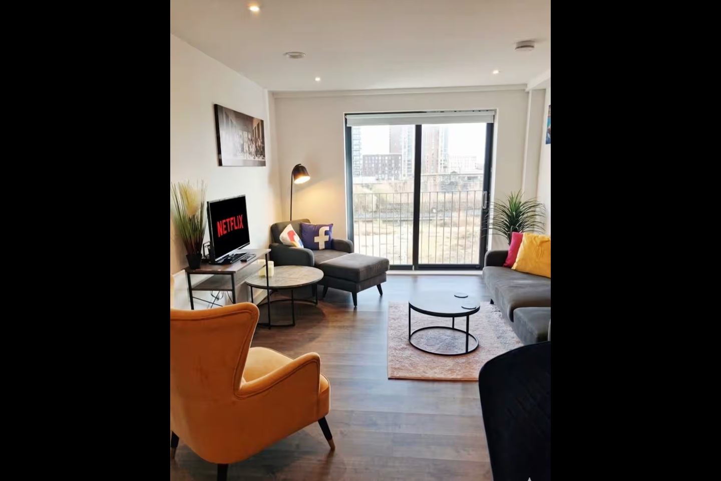 2 Bed Flat, Worrall St, M5 photo 4