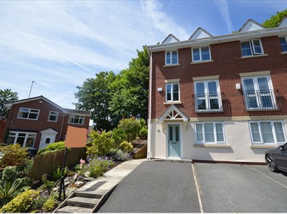 4 Bed Semi-Detached House, Boddens Hill Road, SK4