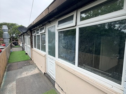 2 Bed Flat, Pendlebury, M27
