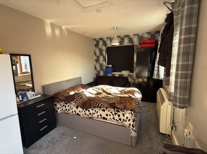 Studio Flat, Colne Avenue, UB7