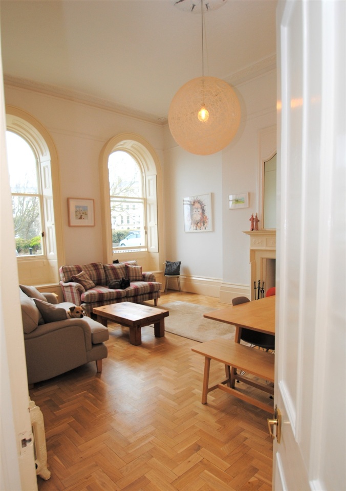 3 Bed Flat, Adelaide Crescent, BN3