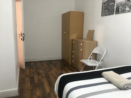 2 Bed Flat, Chadwell Heath Lane, RM6
