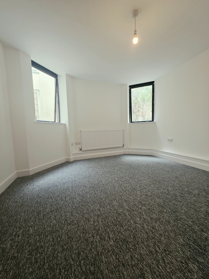 2 Bed Flat, Denmark Avenue, BS1