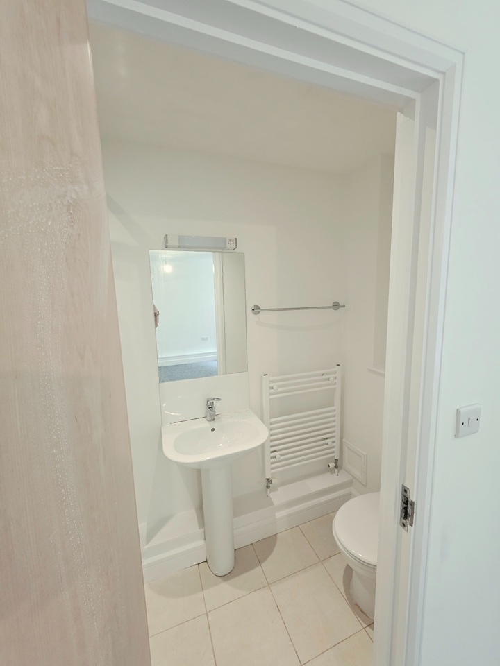 2 Bed Flat, Denmark Avenue, BS1 photo 4