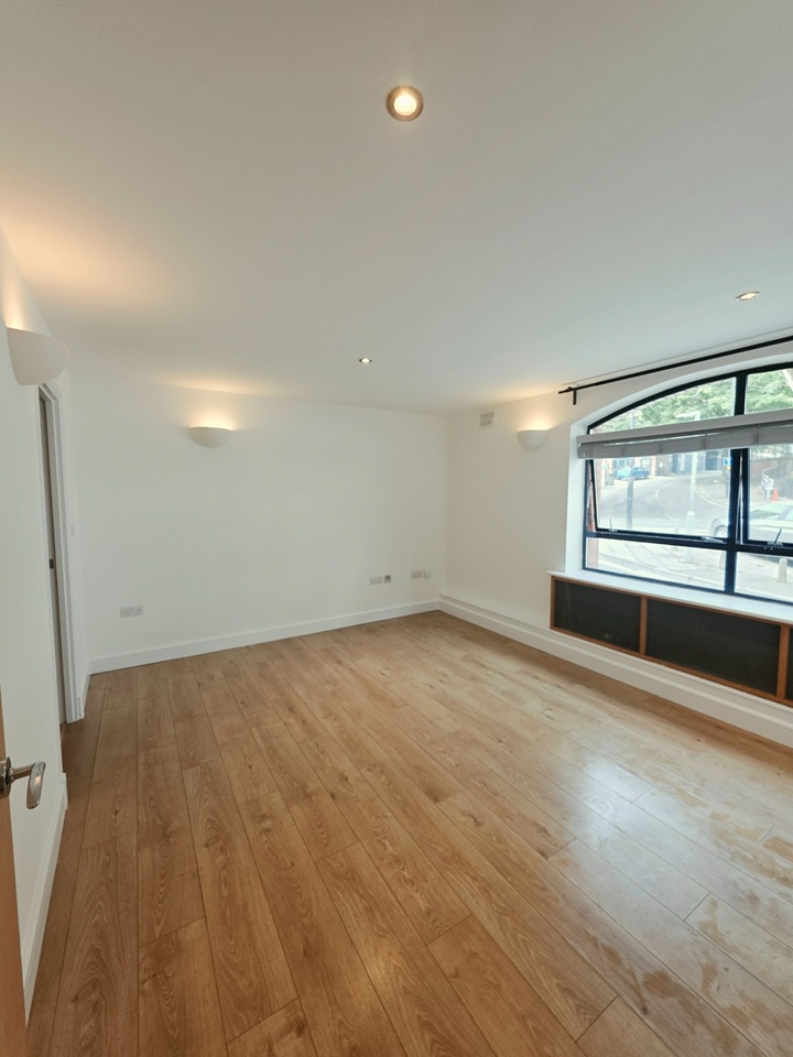 2 Bed Flat, Denmark Avenue, BS1 photo 5