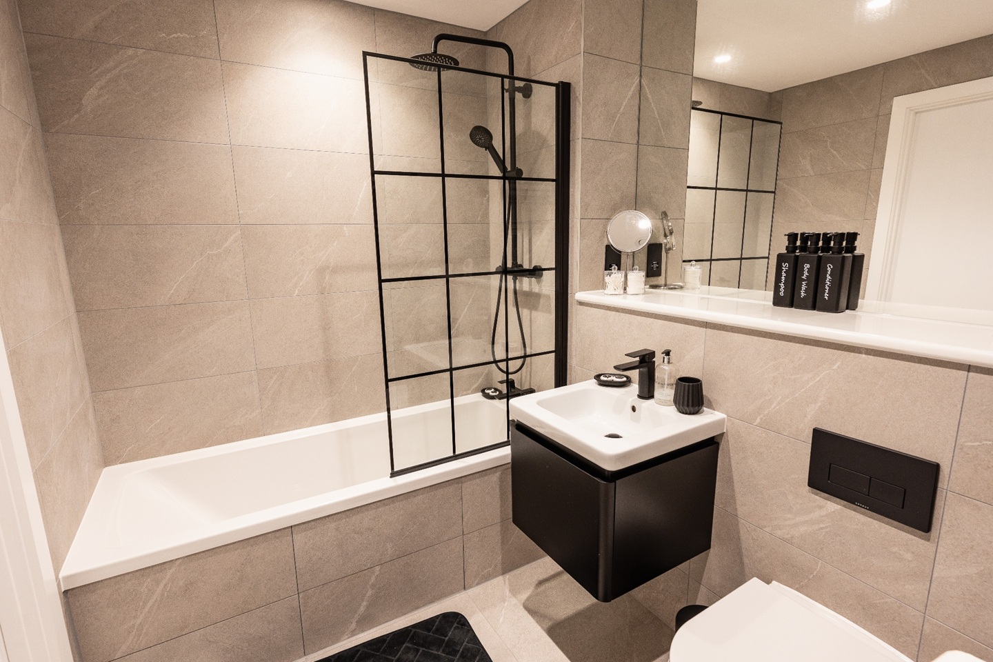 1 Bed Flat, Lomax Building, M1 photo 5