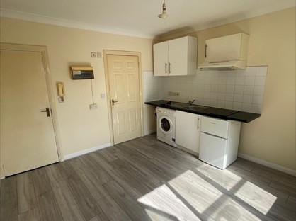 Studio Flat, London Road, TN13