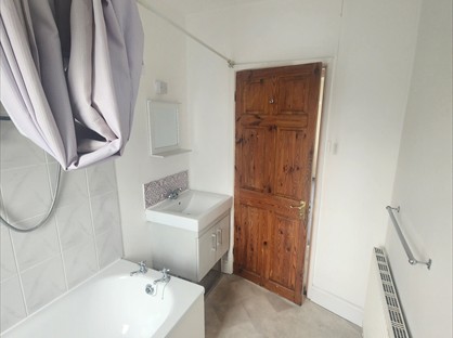 3 Bed Terraced House, King Georges Avenue, CO12