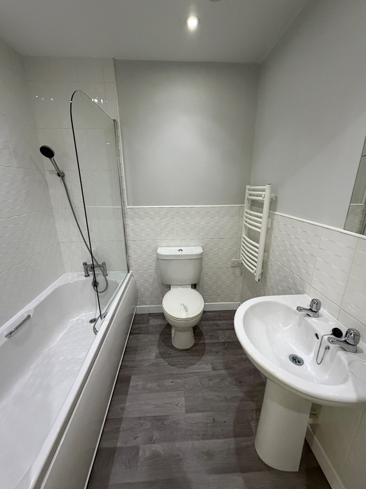 2 Bed Flat, Bramall Lane, S2 photo 5