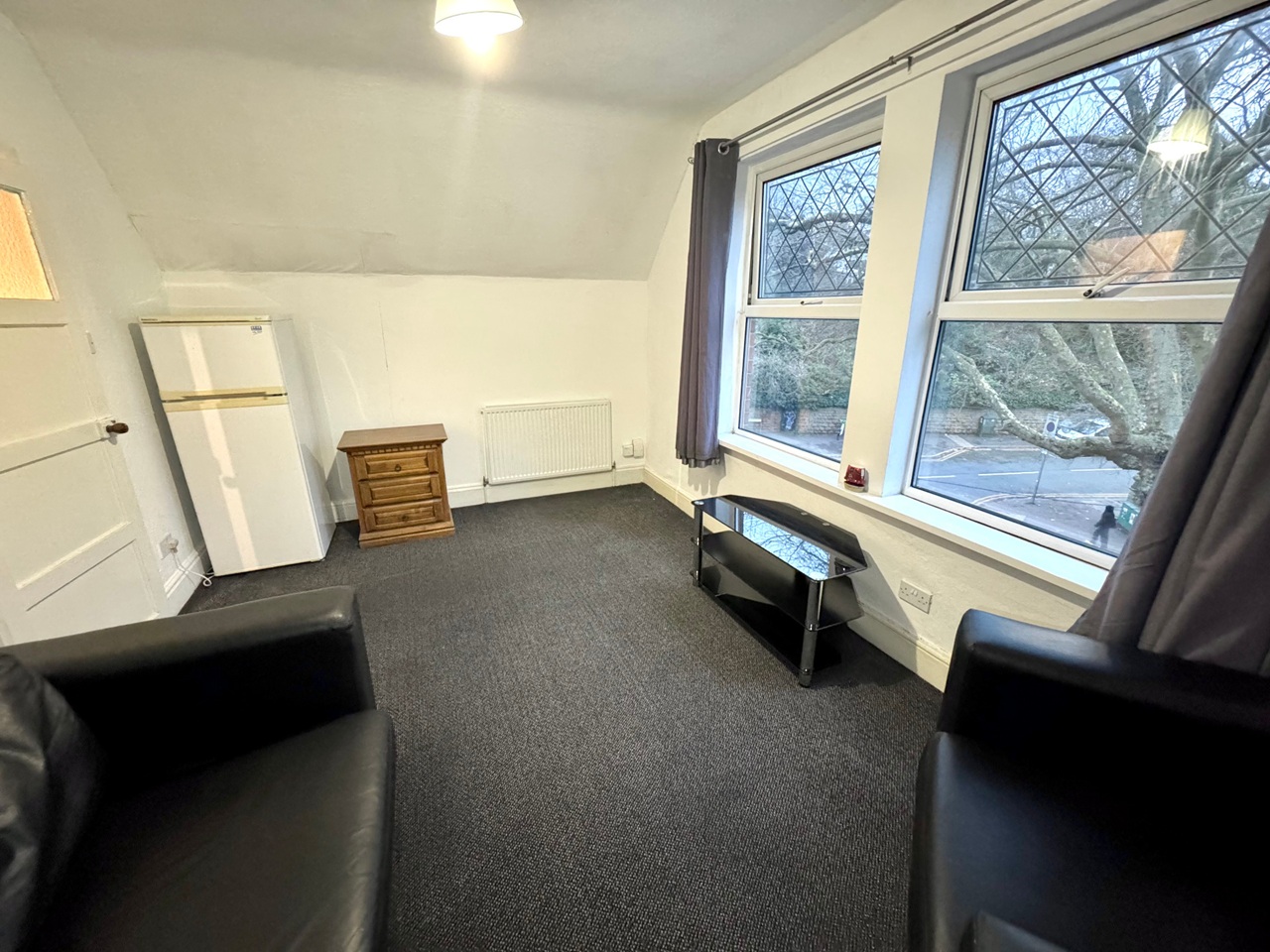 1 Bed Flat, Derby Road, NG7 photo 3
