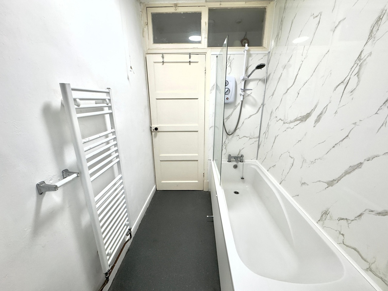 1 Bed Flat, Derby Road, NG7 photo 2