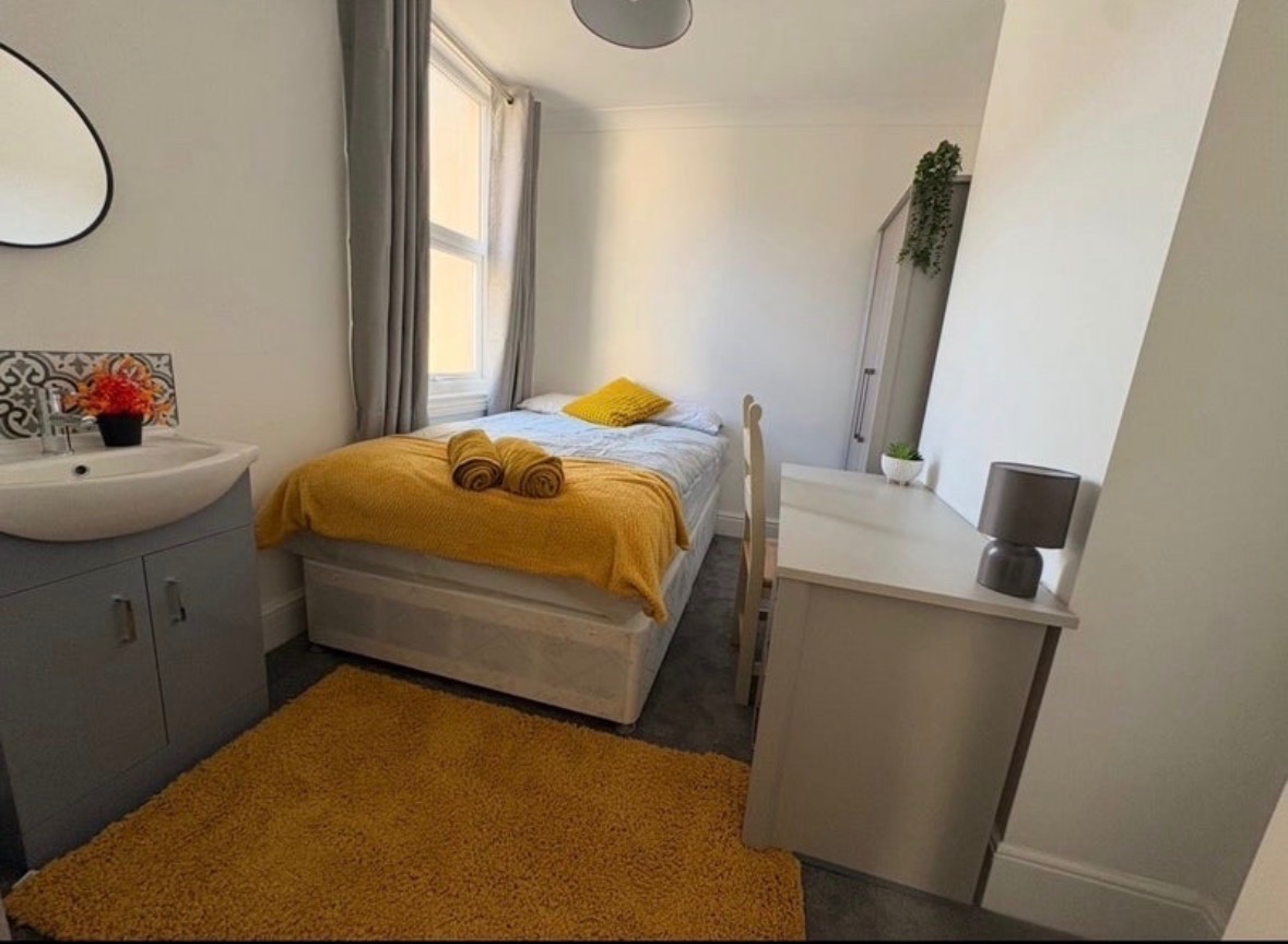 Room in a Shared House, Crescent Road, BN2 photo 2